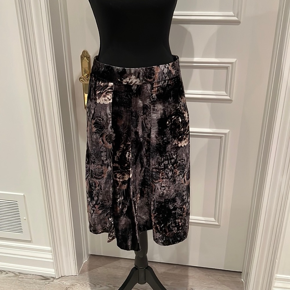 Tristan velvet skirt size 4 black, charcoal , beige.
